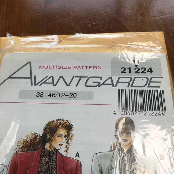 Avantgarde Womens Jacket and Shorts Set Sewing Pattern Vintage 1980s Fashion - Picture 5 of 8